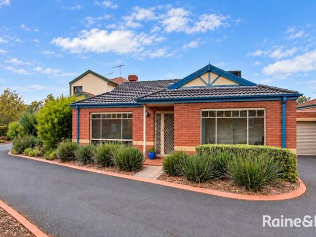 House for rent in Roxburgh Park, Melbourne