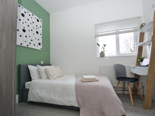 Room for rent in London Borough of Ealing, Greater London