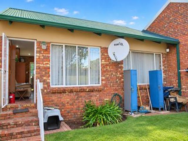 Townhouse for sale in Bloemfontein, Mangaung Metropolitan Municipality