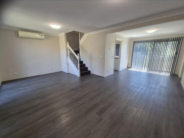 Townhouse for rent in Sydney, New South Wales