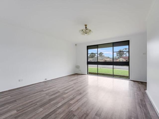 House for rent in St Helens Park, Sydney