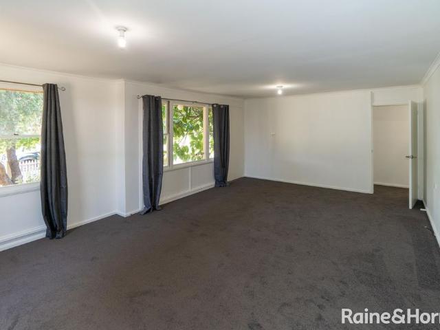 House for rent in Tolland, Wagga Wagga City Council
