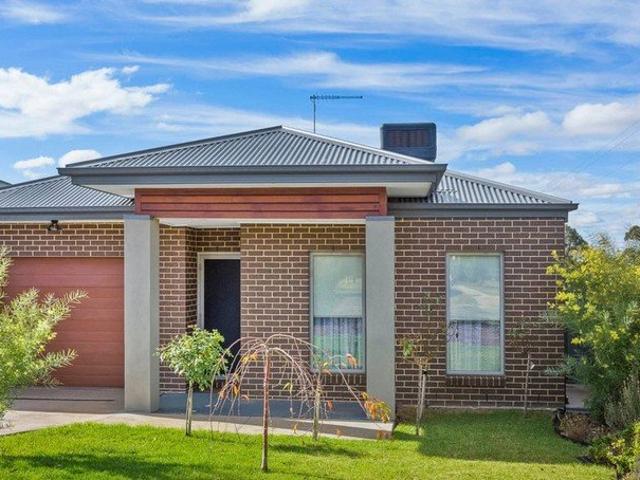 House for rent in Maddingley, Victoria