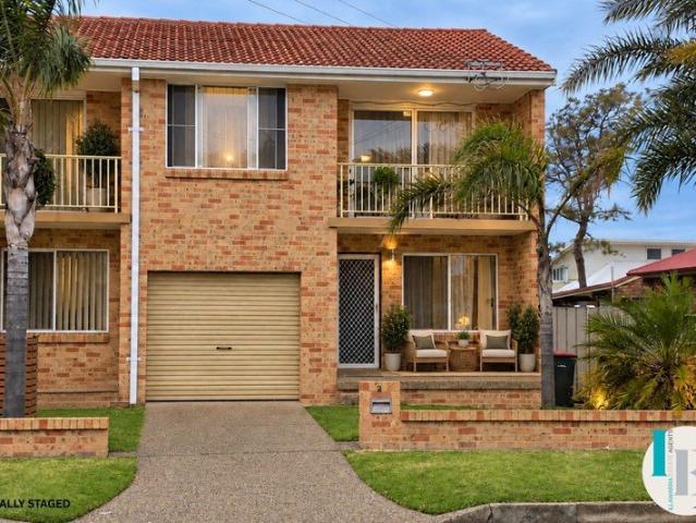 Townhouse for rent in Lake Illawarra, Shellharbour City Council