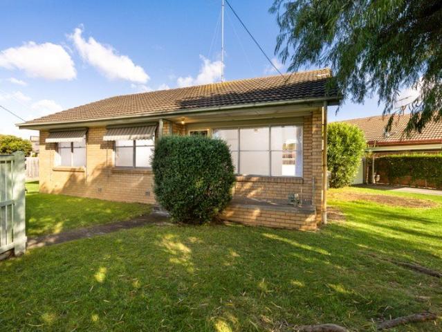 House for rent in Newcomb, Geelong