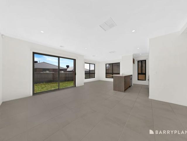 House for rent in Mernda on the Park, Melbourne