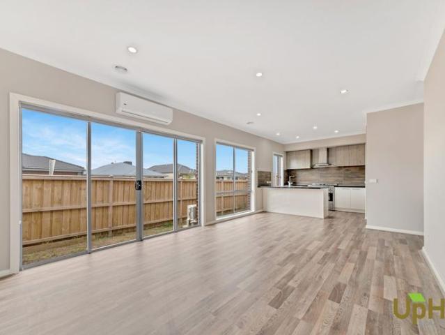 House for rent in Cherrington Estate, Melbourne