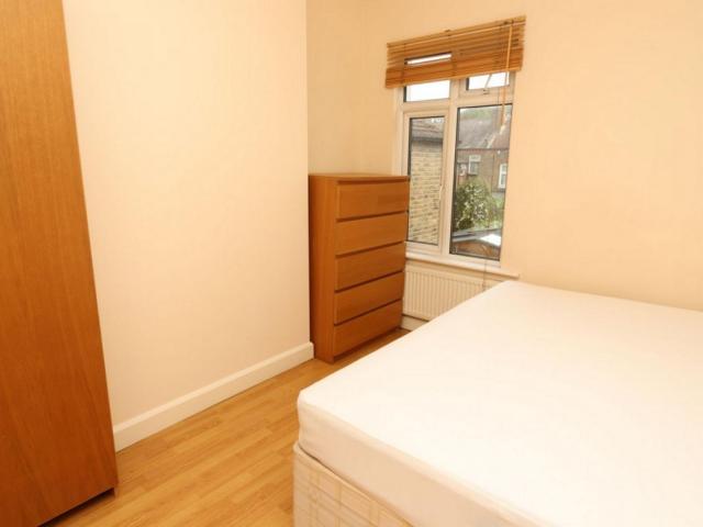 Room for rent in Upton Park, Greater London