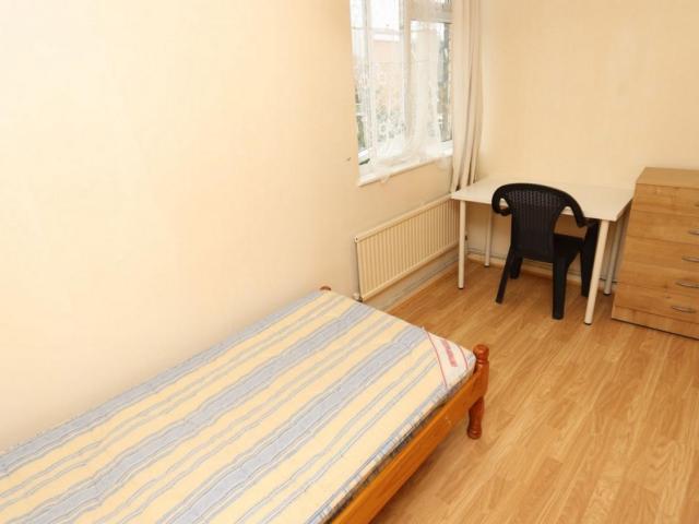Room for rent in Maryland, Greater London