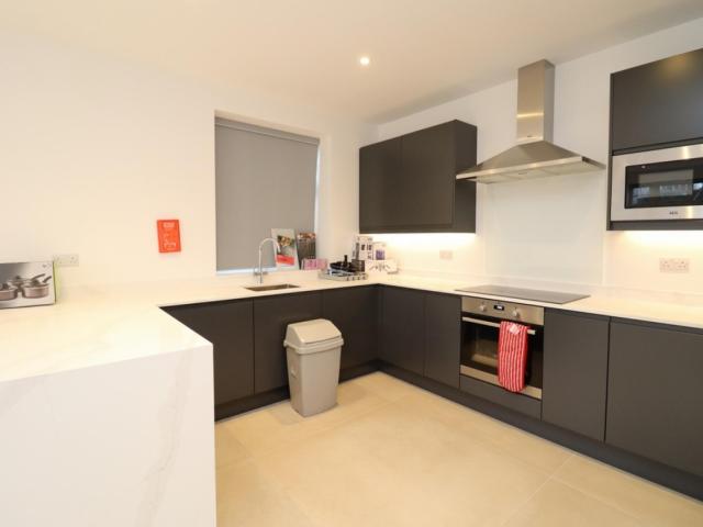 Room for rent in Bush Hill Park, Greater London