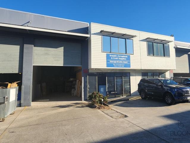 Warehouse for rent in Toombul, Queensland