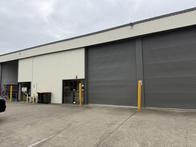 Warehouse for rent in Toombul, Queensland