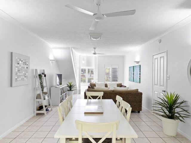 Apartment for rent in Palm Cove, Queensland