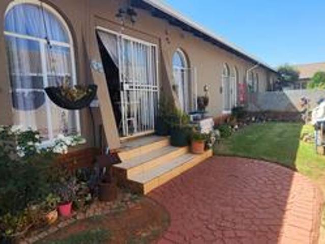 Townhouse for sale in Boksburg
