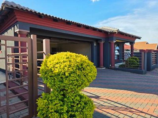 House for sale in Akasia, Gauteng