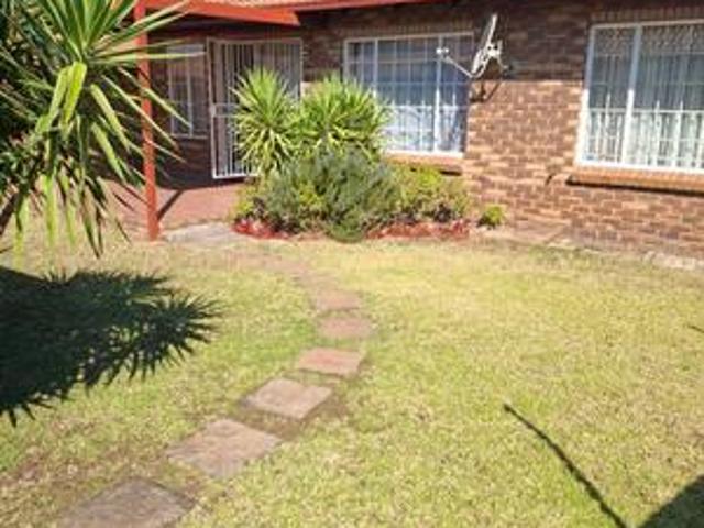 Townhouse for rent in Meyerspark, City of Tshwane Metropolitan Municipality