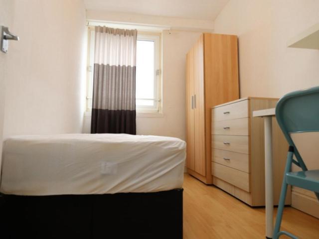 Room for rent in Mile End, Greater London