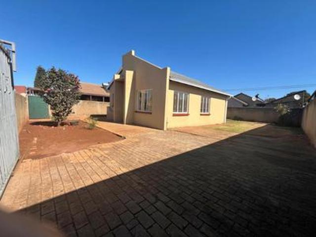 House for sale in Vosloorus