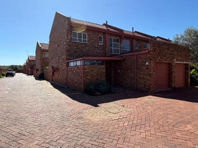 Townhouse for sale in Waterkloof, Gauteng