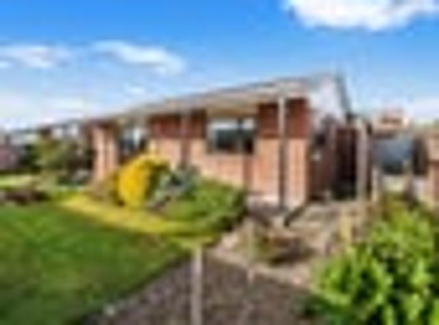 House for sale in Chaslands, Canterbury