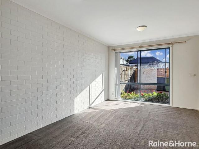 Townhouse for rent in Queanbeyan, New South Wales