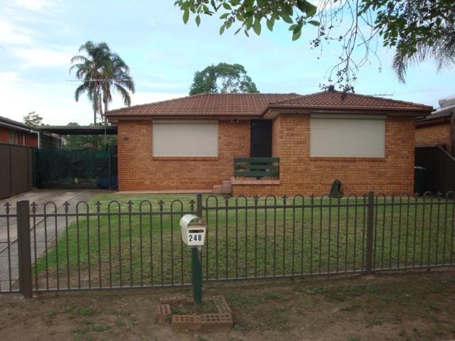 House for rent in Bossley Park, Sydney