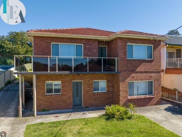 Granny Flat for rent in Wollongong West, New South Wales