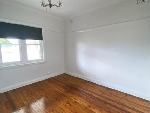 House for rent in Brisbane Grove, New South Wales