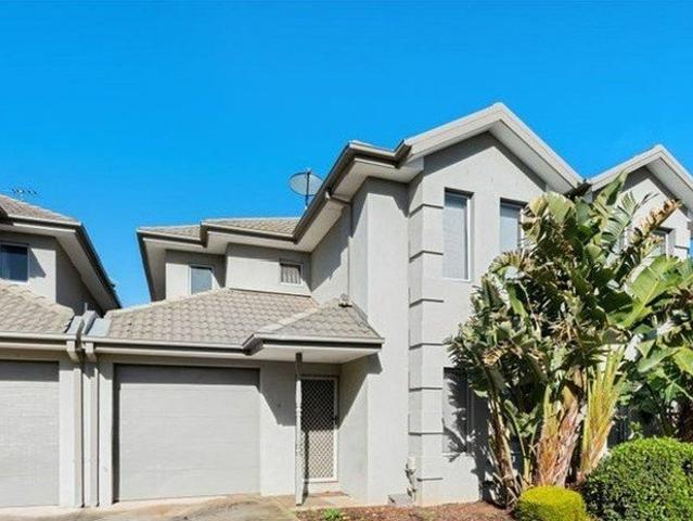 Townhouse for rent in Camerons Creek, Victoria