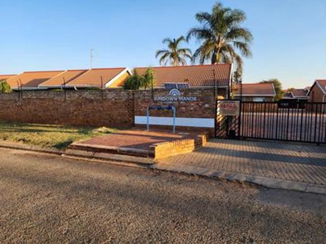 Townhouse for rent in Kempton Park