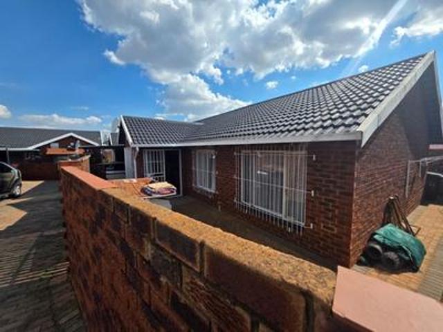 Townhouse for sale in Kagiso, Gauteng