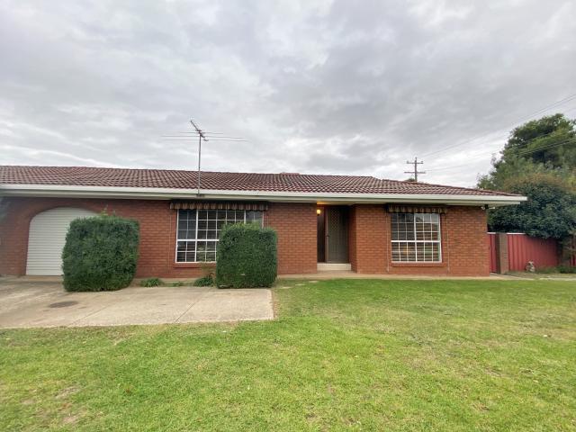 Townhouse for sale in Lavington, New South Wales