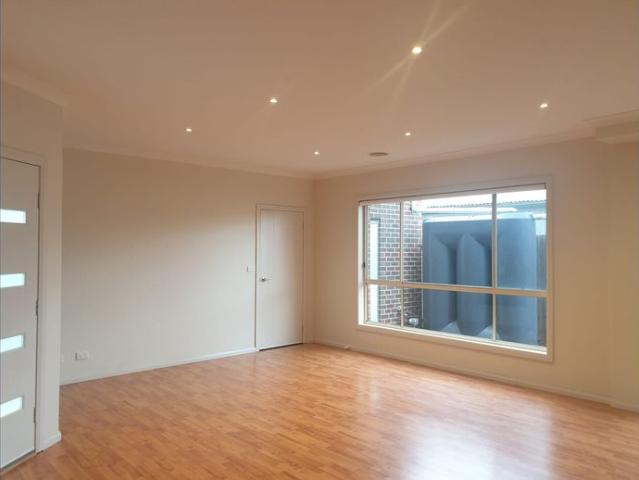 Townhouse for rent in Meadow Heights, Melbourne