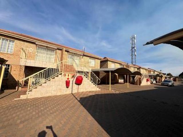 Apartment for sale in Mohlakeng, Gauteng