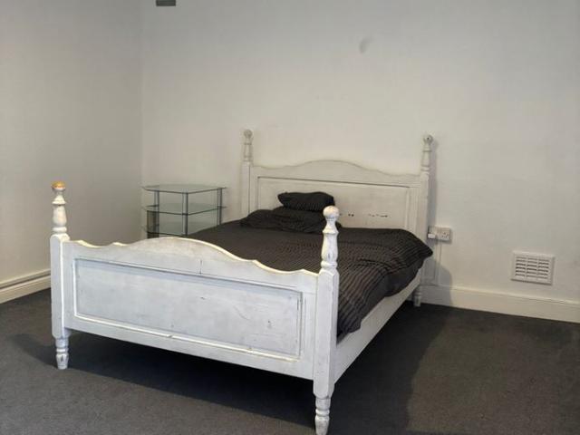 Room for rent in Nangreaves, Wales