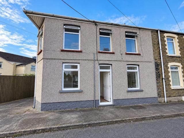 Apartment for rent in Cimla, Neath