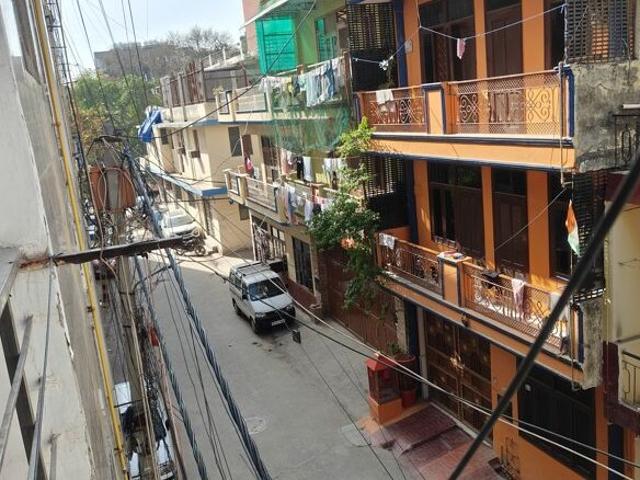 Property for rent in Deri