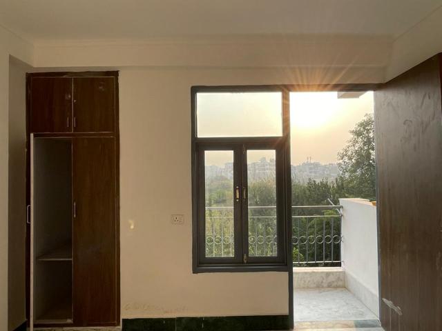 Property for rent in Deri