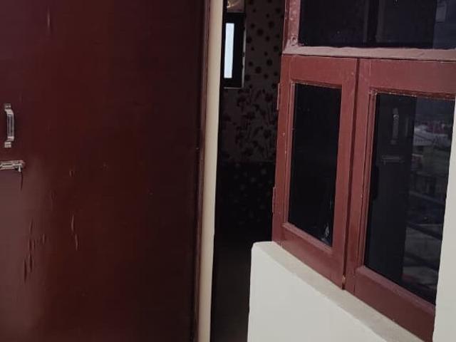 Property for rent in Deri