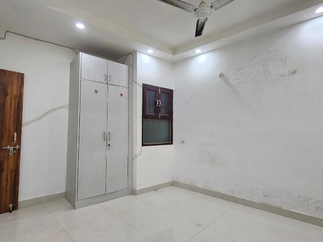 Property for rent in Deri