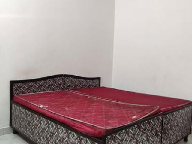 Property for rent in Deri