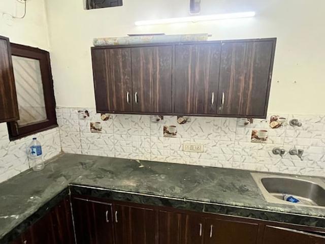 Property for rent in Deri