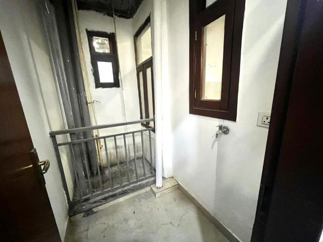 Property for rent in Deri