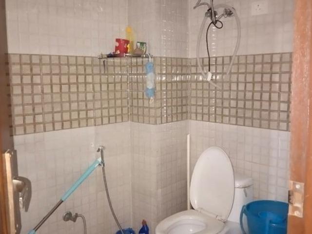 Property for rent in Deri