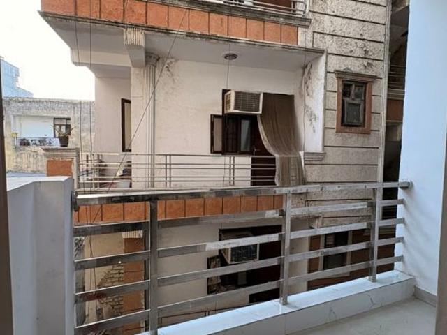 Property for rent in Deri