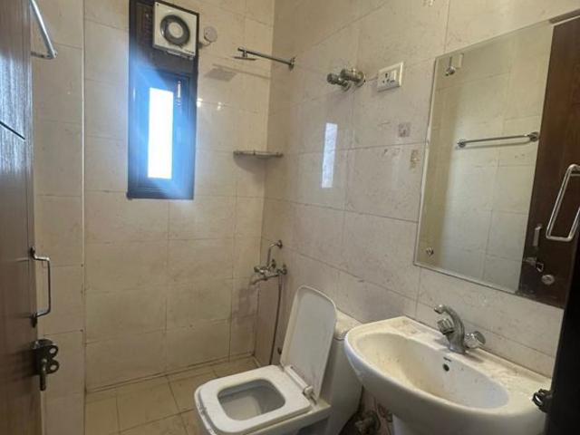 Property for rent in Deri