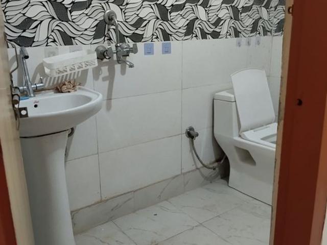 Property for rent in Deri