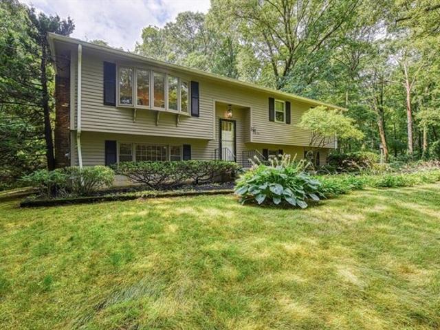House for sale in Mendon, Massachusetts