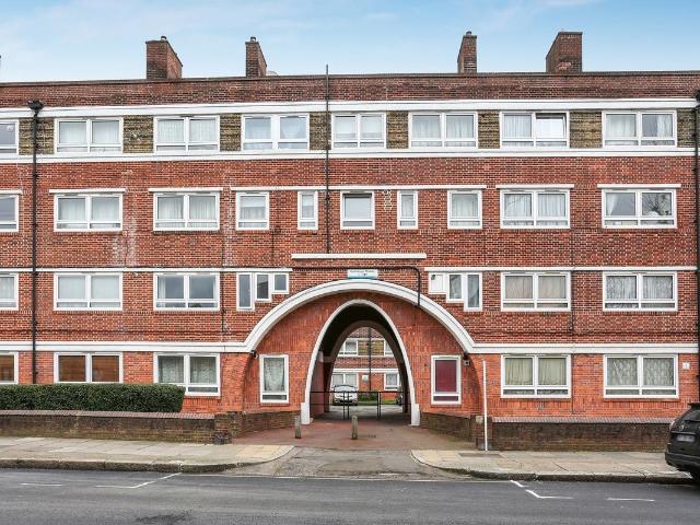 Apartment for rent in Bermondsey Village, Greater London