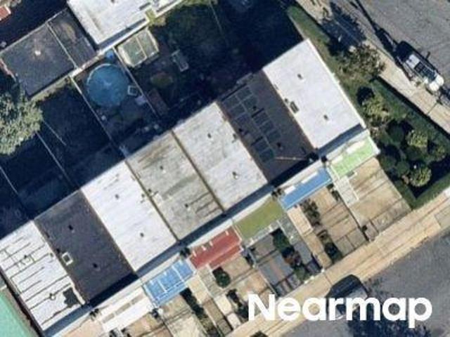 House for sale in The Bronx, Arverne